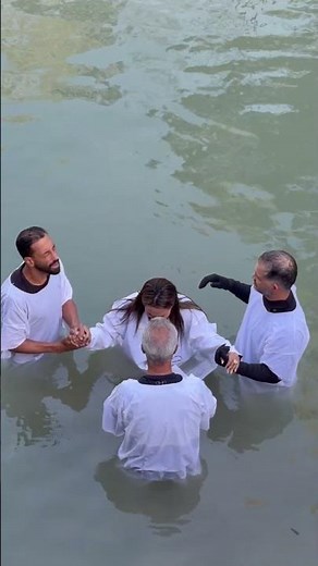 BATISMO POR IMERSÃO NAS ÁGUAS DO RIO JORDÃO