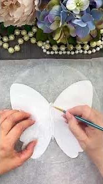 Unlock the Secret to Stunning Cake Decorations with These 5 Simple Rice Paper Butterfly Steps!
