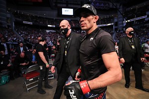 "That some CSo sh*t right there" - Fans react after Tony Ferguson shows off nasty gash he suffered during Nate Diaz fight while getting stitched up