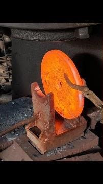 First drop 1 pound of skin, forging, old blacksmithing skills, flange decompression