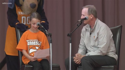 Coach Rick Barnes surprises Mount Olive Elementary students in special ceremony