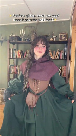 Twirl approved?😅 Look by @fantasybyhelgam wearing our linen dress from www.sondeflor.com