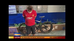 Arestado ang isang 51 anyos na lalaki matapos umano niyang nakawan ng bisikleta ang isang bata sa Maynila. Pinangakuan umano ng suspek ng gaming console at cake ang biktima. #HeadlinePilipinas | ABS-CBN News