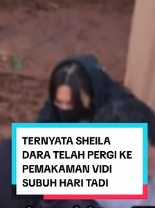 Sheila Dara ke Makam Vidi Aldiano Pagi Buta