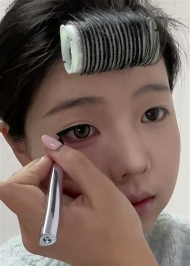 Master the Ultimate Cat Eye Makeup Technique