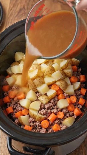 🥔🥕 Slow Cooker Ground Beef & Potato Stew