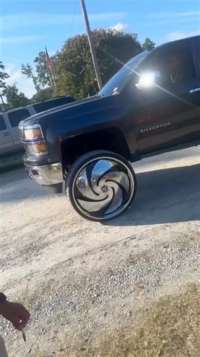 Chevy Silverado Truck on 32” DUB Floaters | Motion Apex Performance