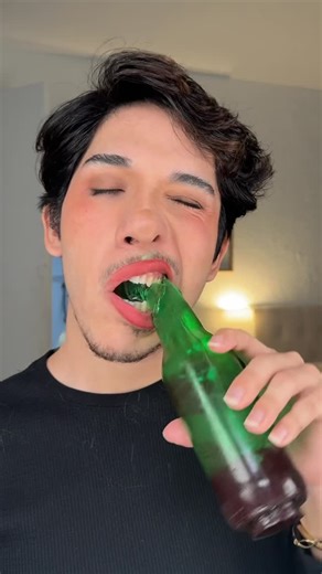 Blue Suarez on Instagram: "The grinch transition tutorial #makeup #christmas #thegrinch"