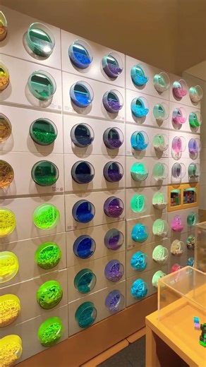 🇮🇹 Lego Heaven exists and it’s in Bologna 🧱 #lego #legostore #bologna #italy #pickabrick #afol