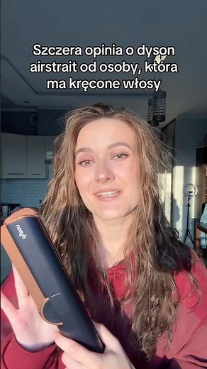 Szczera opinia o suszarko-prostownicy Dyson Airstrait od osoby, która ma kręcone włosy