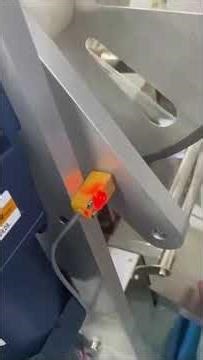 Thermoforming vacuum packaging machine