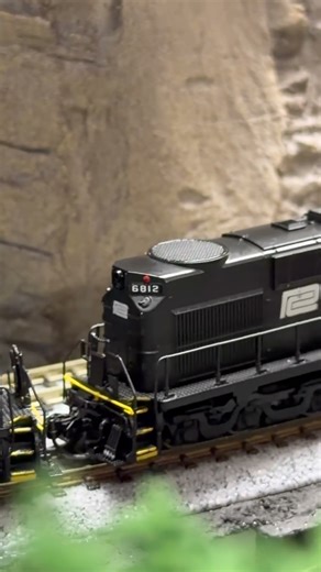 #nscale #BroadwayLimited RSD-15 #Alcos with DCC & sound #modeltrains #train #railway #railroad