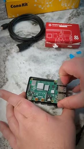 Raspberry Pi Quick unboxing and setup of the new 4 w/CanaKit and