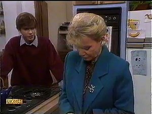 NEIGHBOURS EPISODE 1061