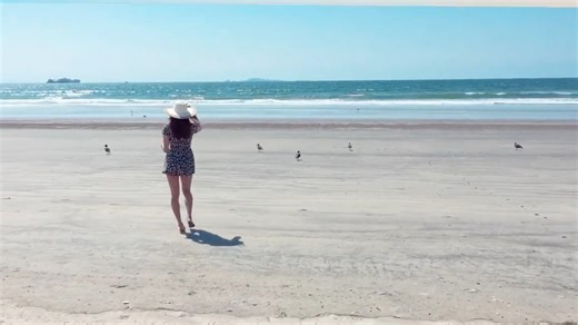 Frente al hogar más inmenso, el hogar que cobija con amor 🌊 Invaluable océano 🤍. Estos días estaré en la costa disfrutando del lugar que más amo y mostrándoles lugares muy bellos. Hay propiedades muy lindas donde pueden hacer inversión y disfrutar ese hogar frente al mar. Yo de verdad, no puedo esperar por la mía 🤍🌊 | Michelle Rodriguez