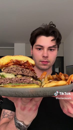 How to Cook a Medium‑Well Smash Burger Safely on Cast Iron