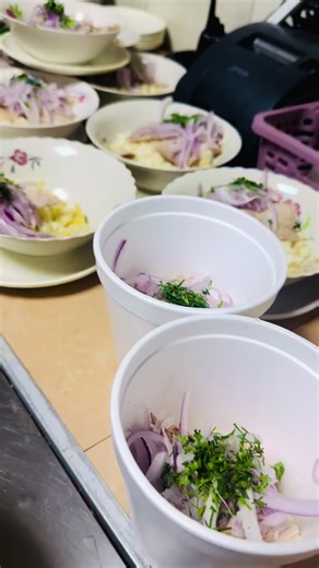 Estamoooos Avtivos desde las 7am hasta laa 4pm todos los dias somos Restaurante ORO MAR PRINCIPAL Y NO TENEMOS SUCURSALES por mas de 36 años en el mercado Azuayo Pedidos WhatsApp 0984357088 o visitanos en el sector de la Chola Cuencana JOSÉ JOAQUÍN DE OLMEDO 2-32 Y ROCAFUERTE #mariscos #encebolladoecuatoriano #HuecasEcuador #comidatipicaecuatoriana #Azuay #cuencaecuador #turismogastronomico #food #AzuayEsElDestino #ubereats #pedidosya #uber #rappi #viral #encebollado #sabor #paute #cuenca #foodt