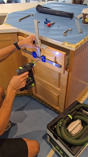 Oseas Zelaya on Instagram: "@festoolcanada Drill new holes for new hardware, instantly changes the way you see your doors. #FestoolCordlessPower #FestoolSanders #festoolPRO #zelayabrothers #5daycabinetpainting #festoolcanada #festool"