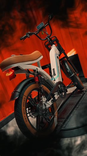 ⚡️Las Bicicletas Elétricos⚡️ on Instagram: "⚡ CHEGOU. E CHEGOU PESADA. Q8 2026 ⚡ A bicicleta elétrica mais atual do momento já está na loja. Potência, conforto e presença em cada detalhe. 🔋 Motor 1.000W 🔋 Bateria 48V | 15Ah | lítio semi-integrada e removível 🚀 Autonomia de 40 a 50 km por carga 🛑 Freios a disco hidráulicos dianteiro e traseiro 🛞 Rodas em liga leve 🛠️ Dupla suspensão dianteira + traseira 🪑 Banco duplo estendido 🖤 Quadro em aço carbono 🤍 Cor branca com detalhes caramelo 💡