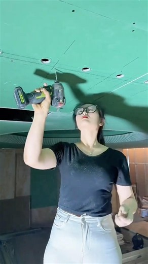 Ceiling decoration construction 🦺 #ceilinginstallation