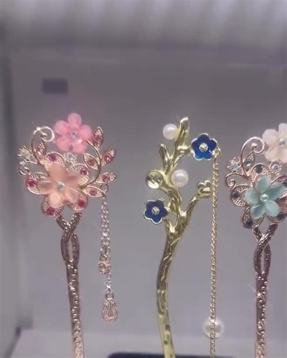 Floral ATM Card Grabber Tool • Long Nail Debit Card Puller • Cherry Blossom Bracelet Helper • Pearl & Flower Beaded Card Clip - Etsy