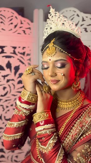 Radiating timeless elegance, our Bengali bride stuns in a flawless look crafted with the finest from @praush.beauty ✨ From luxurious lips to bold, beautiful eyes, every detail speaks of tradition blended with modern grace. A celebration of culture, beauty, and love—perfected with Praush’s exceptional products.✨😍 #praushbeauty #bengalibride #reel #reeitfeelit #reelkarofeelkaro #makeup #makeupartist #makeuptutorial #model #praush #indian #hind #reelitfeelit #reelstofeel #reelsofinstagram #wedding