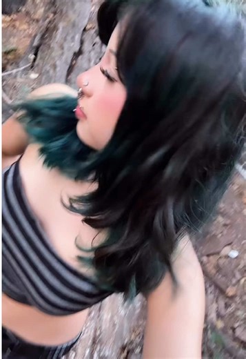 Tucking Bra Straps: A Fashion Tip