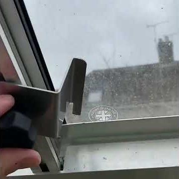 Using Storm locks on a greenhouse roof vent Rhino Greenhouse