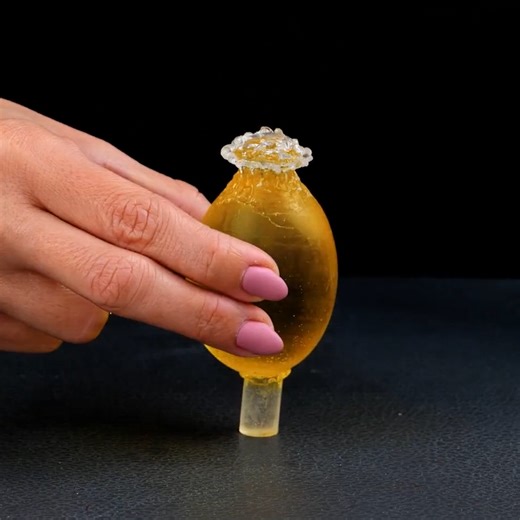 Mesmerizing epoxy crafts! | 5-Minute Crafts Play