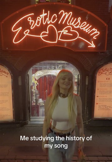 Discovering the History of ICH KOMME in Amsterdam