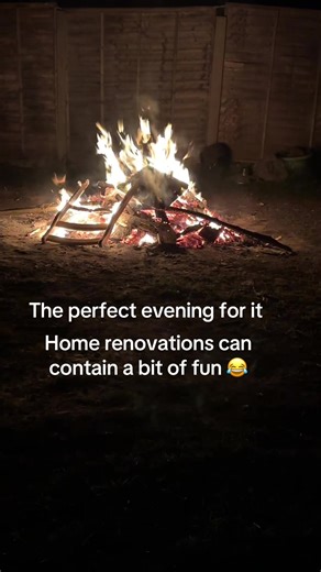 Renovations can be so stressful. So sitting around a bonfire with a cider, dominoes and just chilling whilst looking at the stars, feeling so at peace and content is such a good feeling. Taking a moment to enjoy it. #bonfire #homeronovation #peaceful #fire #home