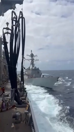 Another new Video of USS Truxtun colliding with USNS Supply a few days ago in the Caribbean. | Royal Canadian Navy Today and Yesterday