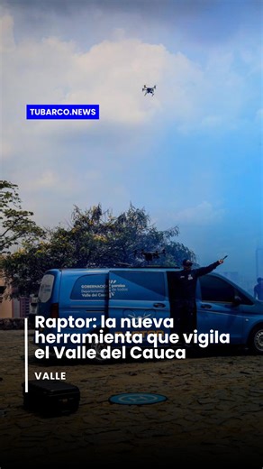 3.6K views · 60 reactions | #NoticiasValle | El sistema RAPTOR, compuesto por cuatro drones de última generación, ya patrulla los cielos del Valle con visión térmica, cámaras 4K y un alcance de hasta 8 km, capaces de operar de día y de noche. Desde el Centro de Gestión de Emergencias en Buga, estas aeronaves detectan amenazas a kilómetros, analizan patrones sospechosos y articulan respuestas rápidas. Gobernación del Valle del Cauca | TuBarco | Facebook