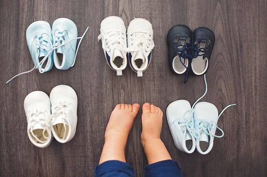 Pointure de bébé : âge par âge, mesures, tableau