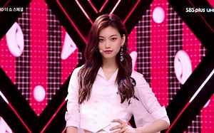 【4K LIVE】Weki Meki - La La La (181225 SBS Plus UHD The Show 8k UHD Special)