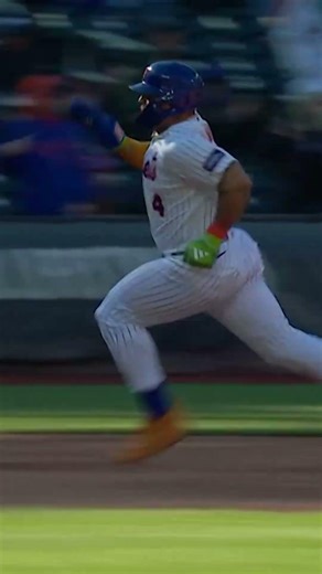 Francisco Lindor shows off the speed! 😤