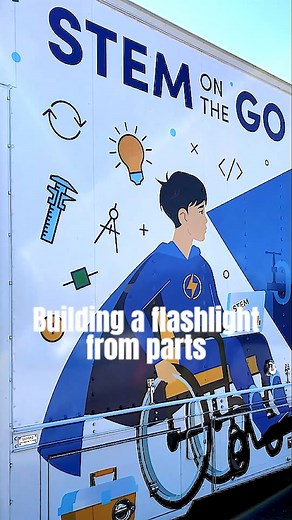 Kings Manor Elementary students learned how to make a flashlight from parts during the STEM on the Go van visit. #NCISD #STEM #Science #DIY #education #TXEdu | New Caney ISD