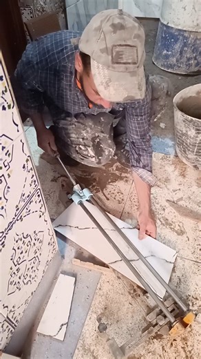 2.5M views · 11K reactions | مهارات تركيب بلاط السيراميك لسقف الحلزوني | حرفتي البناء | Facebook