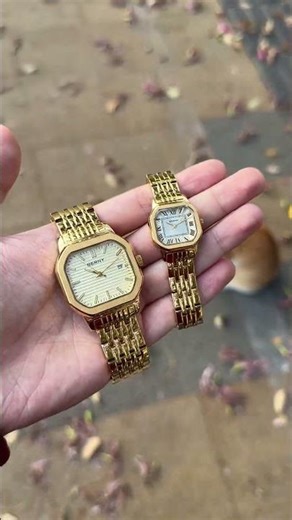 These retro gold couple watches? Vintage + luxe = total showstoppers 🔥