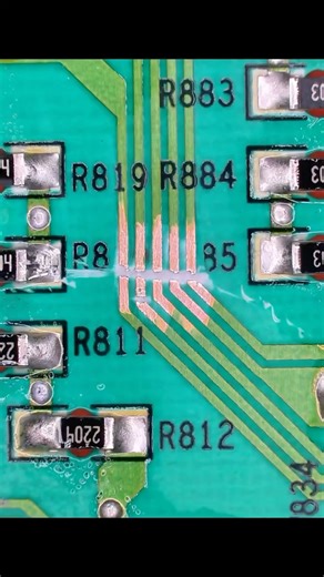 Jump Wire to fast fix the broken wires on the PCB #repair #jumpwire #fix