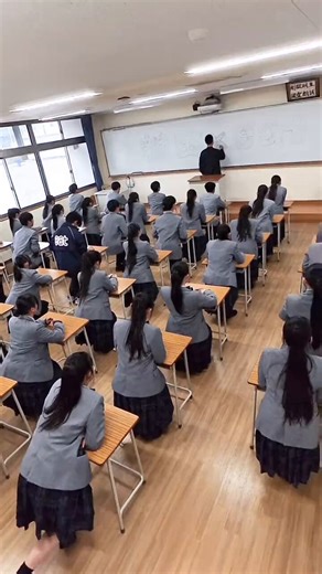 Nitta High School Dance Club (Ehime, Japan) hopped into the VISA challenge! Approved, right?Posted by eat愛媛朝日テレビTikTok部 (eat Ehime Asahi TV TikTok Club)Show them some love! If you can comment in Japanese, please do so.👉🏻 https://t.co/Eox1VslaV5@SB19Official #SB19#SB19日本ログ2026