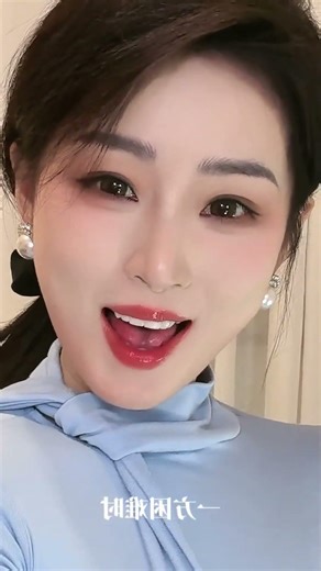 东方美女的端庄步伐 Elegant Walk of an Oriental Beauty #OrientalBeauty #GracefulWalk #PoisedManner