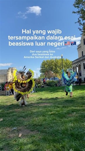 Tito Tri Kadafi 🍉 on Instagram: "MASUK KE SALURAN @tokads UNTUK DISKUSI GRATIS SOAL BEASISWA🇺🇸🇦🇺 Salam kenal, saya Tito, penerima beasiswa YSEALI dan AAS. Ada tiga hal yang wajib banget ditulis ketika merancang esai beasiswa luar negeri. Namun, dalam prosesnya butuh refleksi yang panjang untuk bisa membuatmu menemukan jawaban yang paling powerful atas ketiganya. 1. Relevansi Program dengan Dirimu Beasiswa tuh cocok-cocokan. Untuk membuatnya cocok, kamu harus menemukan apa hal relevan yang a
