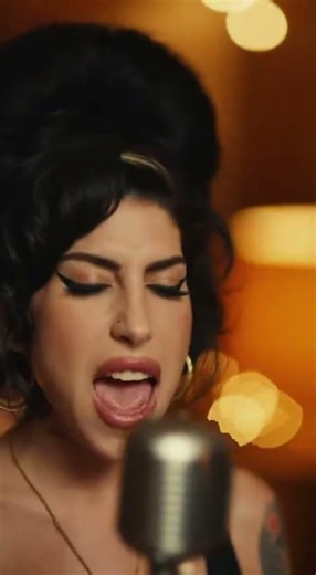 Amy Winehouse Jams In Her Home Studio With Jimi Hendrix