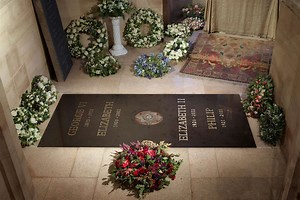 Picture of Queen’s ledger stone released ahead of chapel opening to public