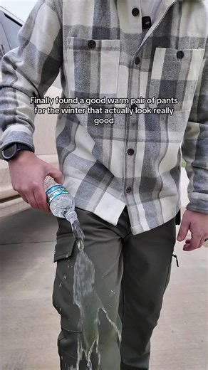 Been searching forever for winter pants that don’t make me look like I’m about to go ice fishing with my grandpa. These YSENTO cargo pants are fleece-lined so they actually keep you warm, they’re waterproof (because winter slush is real), and they’ve got all the pockets you need without looking bulky as hell. They are on sale right now which is honestly a crazy deal for what you’re getting! fleece lining, water resistance, and they don’t look like trash. Perfect for those mornings when it’s free