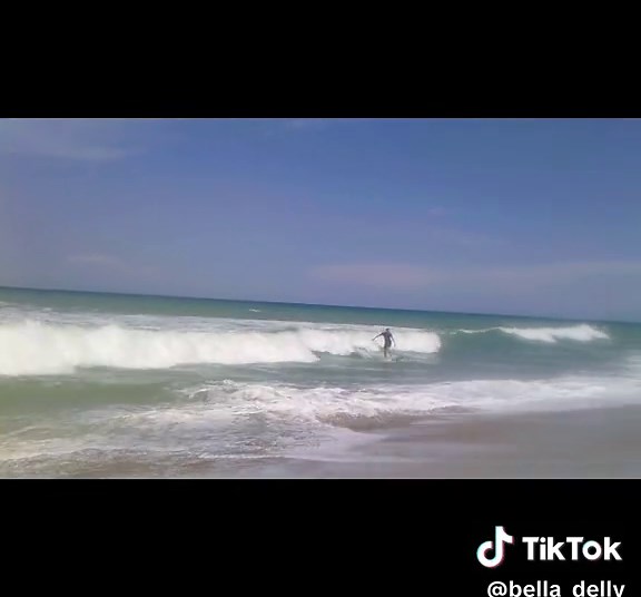 Surfing Adventures in Melbourne: A Vlog Experience