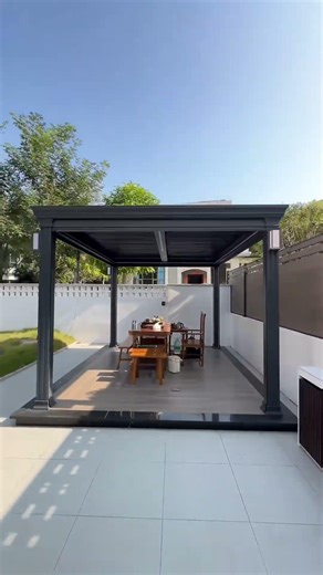 Modern aluminum alloy pergola + retractable screen/roller blind, all-aluminum material