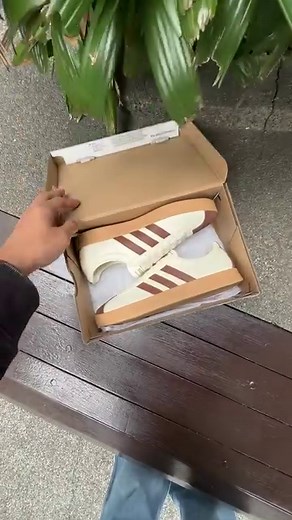 FRESH DROP!🤎 Ad!das VL Court 2.0 ‘Cream Brown’ Unisex | Available in-stores & Online ₱8,900 ONLY!! Shop Online: SHOEGAMEMANILA.COM 📞09096631090 / 09177792254 📦 NATIONWIDE DELIVERY Hit the link in bio for more information🔗 | ShoeGame Manila