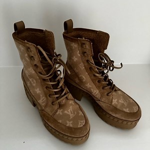 Louis Vuitton Brown Winter Rain Boots with Rugged Sole like new
